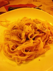 23apr11zzse Tagliatelle cinta e porcini