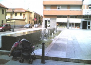 Fontana pza Dalla Chiesa funzionante 14062012