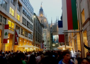 28set13 Milano, sabato sera ...