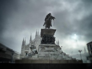 pza Duomo nelle nuvole ...