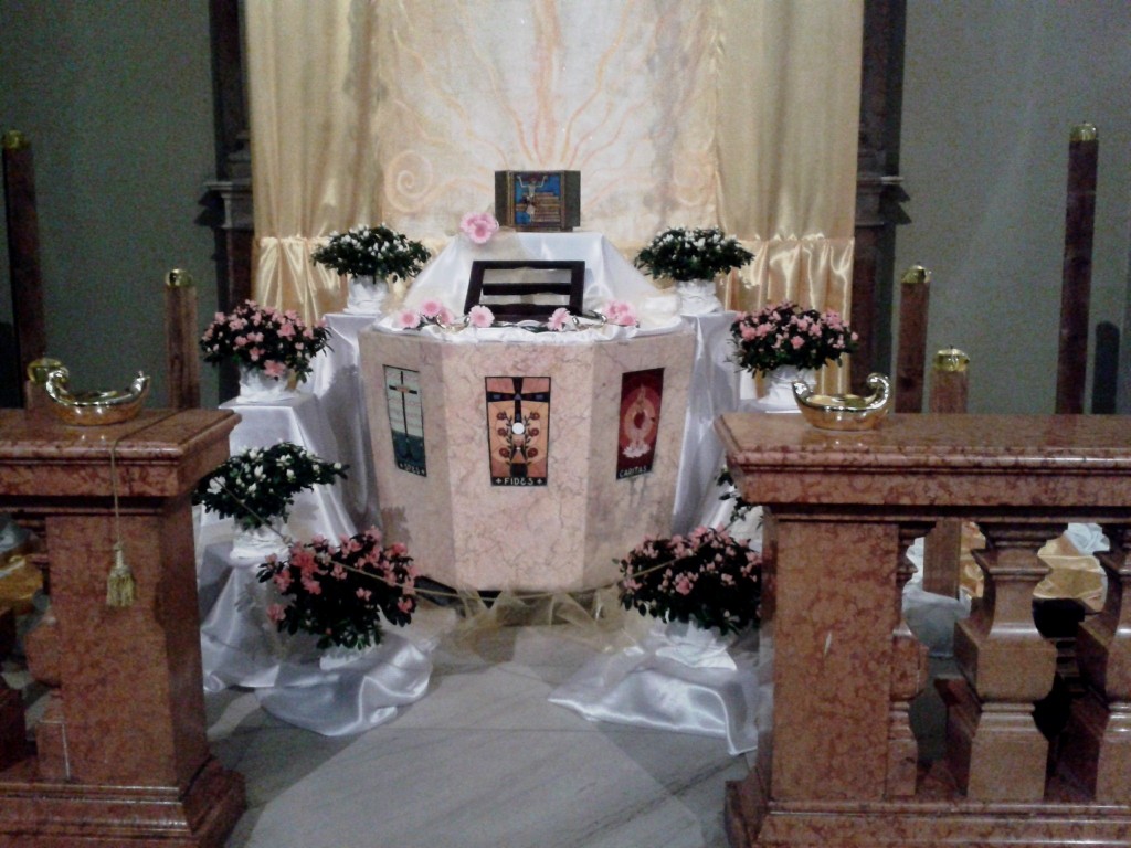02apr15h Sepolcro Pasquale Chiesa s. Vittore Rho